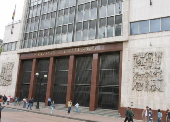 Analistas prevén otra reducción de las tasas en abril